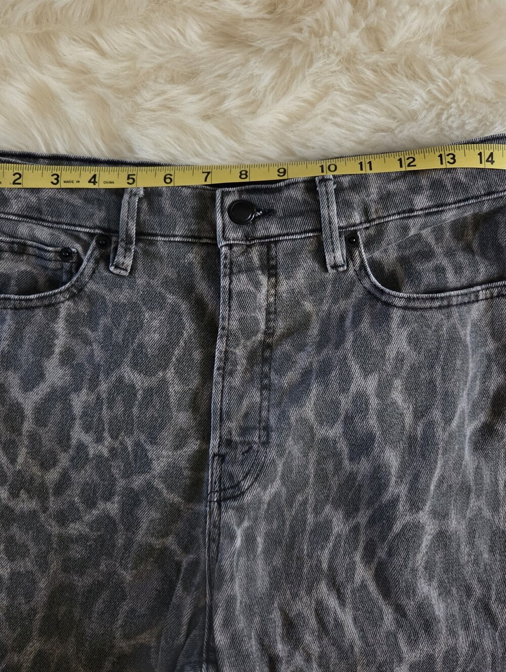 Good American Good Standard Barrel Jeans In Grey Lucky Leopard Size 28 - Picture 10 of 12